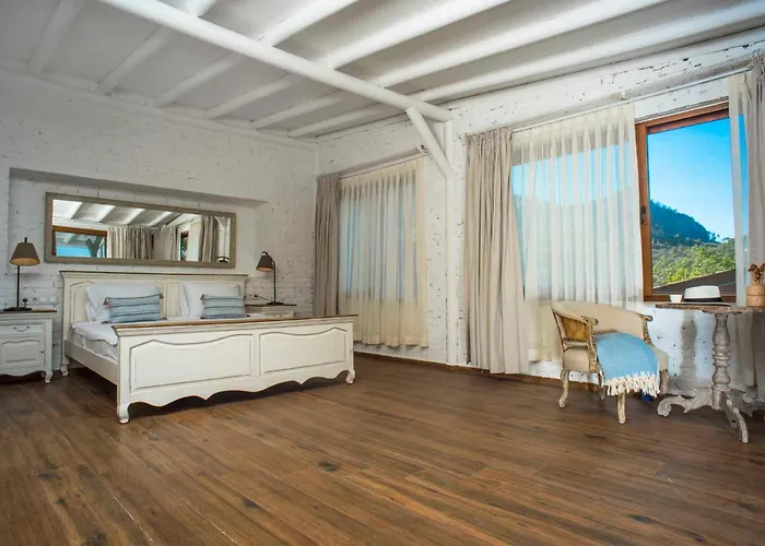 ホテル Florya Kumlubuek 4*