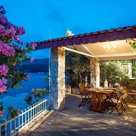 Florya Kumlubuek 4* マルマリス