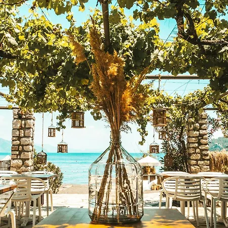 Florya Kumlubuek マルマリス