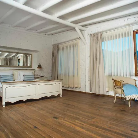 Hotell Florya Kumlubuek 4*